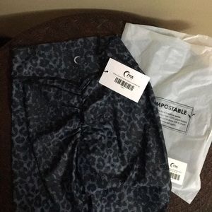 Zyia size 4 light n luxe